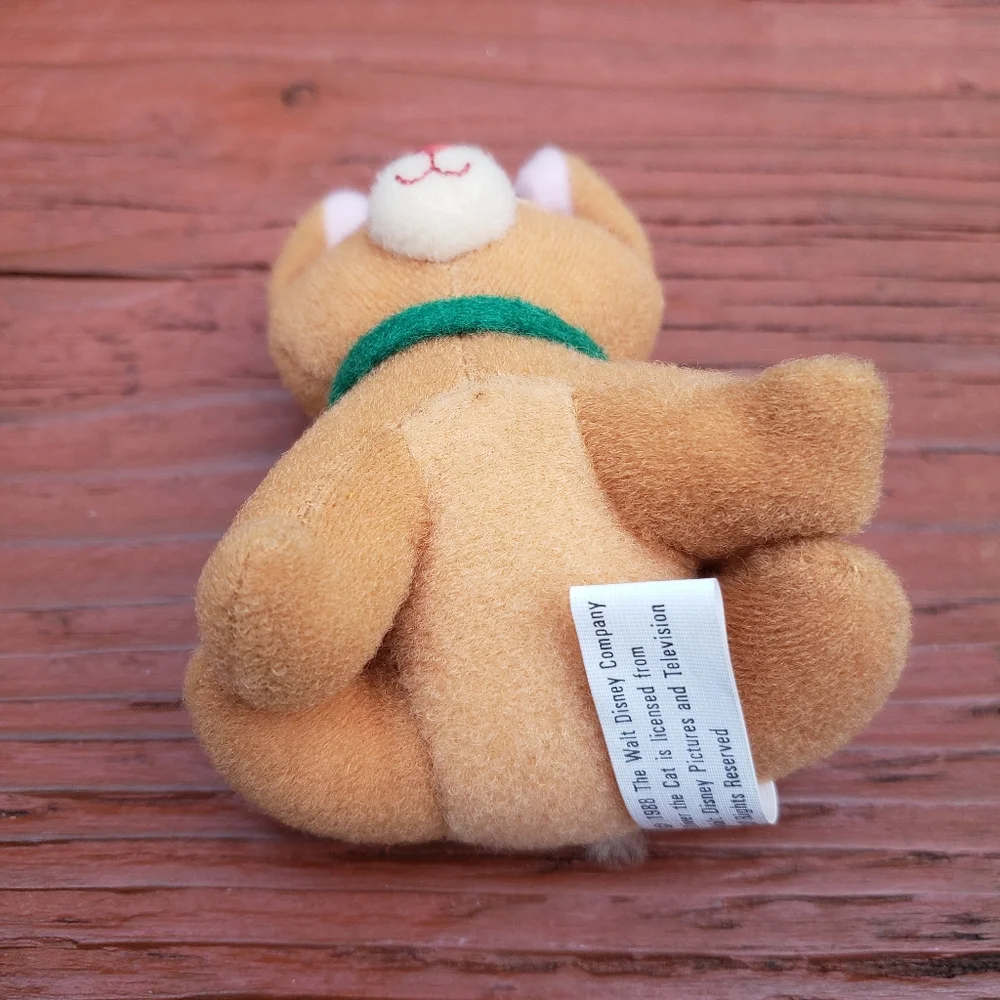 1988 The Walt Disney Company 'Oliver The Cat' Plush Ornament